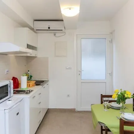 With Terrace And Sea View Apartamento Dubrovnik