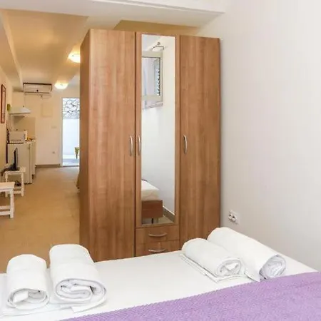 Apartman With Terrace And Sea View *