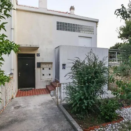 Apartman With Terrace And Sea View *