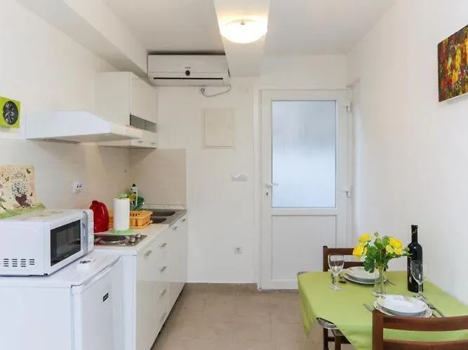 With Terrace And Sea View Apartament Dubrownik